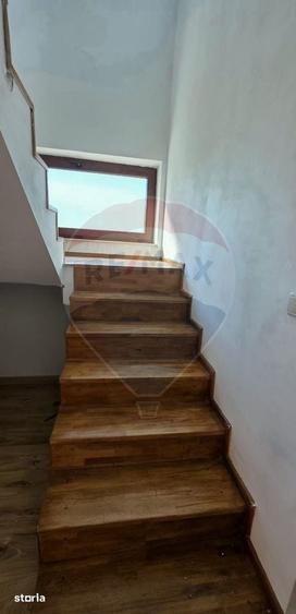 Casă cu 5 camere cu Teren 1192 Mp în Crevedia