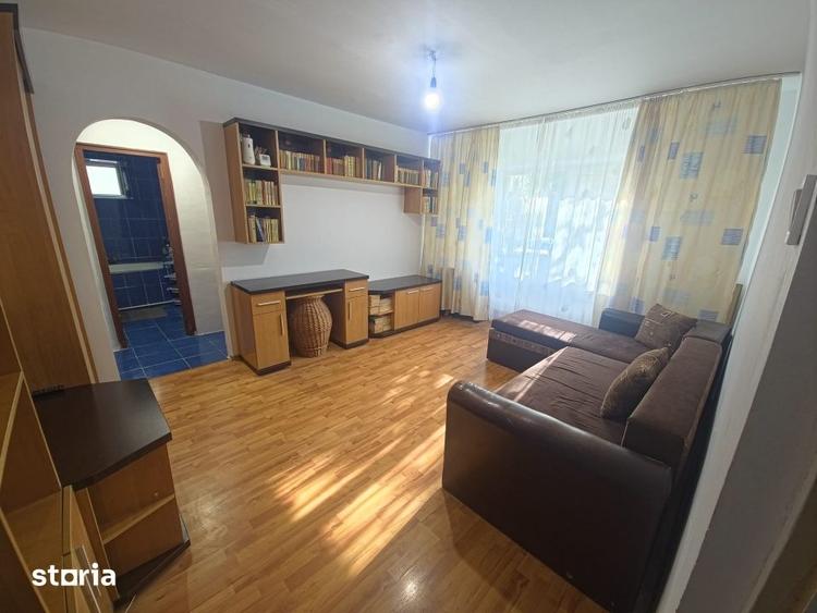 Apartament cu 2 camere semidecomandat, mobilat în Sud