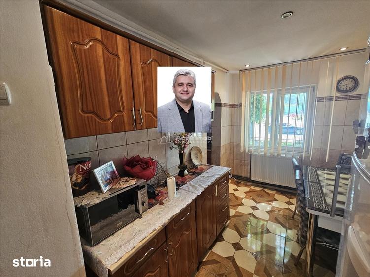 Apartament cu 3 camere semidecomandat, mobilat în Central