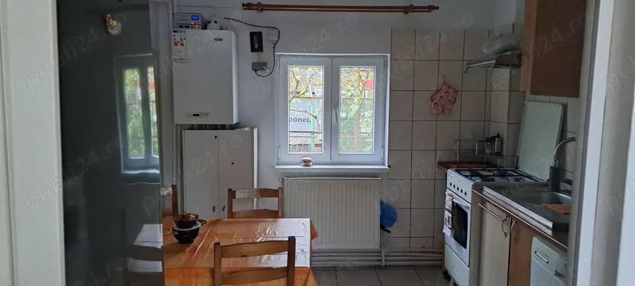 Casă cu 5 camere cu Teren 353 Mp în Republicii