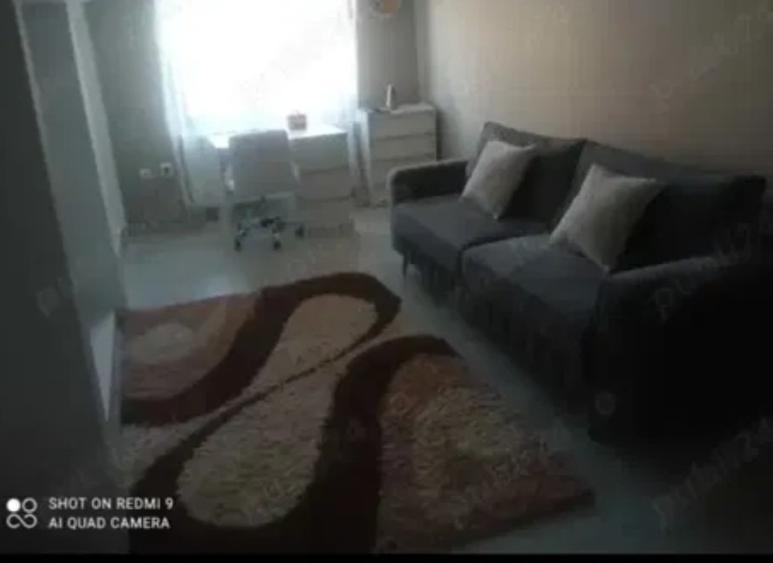 Vând apartament la curte comuna  - 2