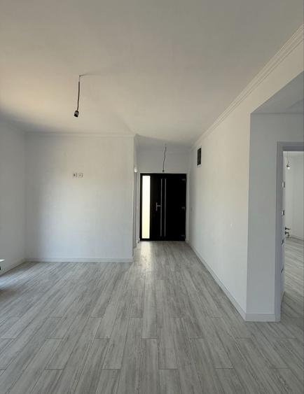 Casă cu 3 camere în Malu Mare