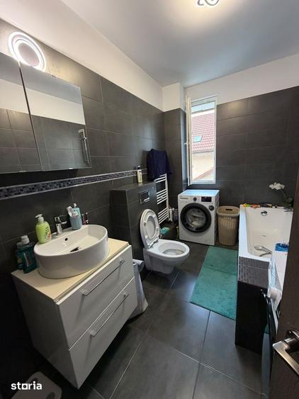 Casă cu 4 camere cu Teren 250 Mp în Central
