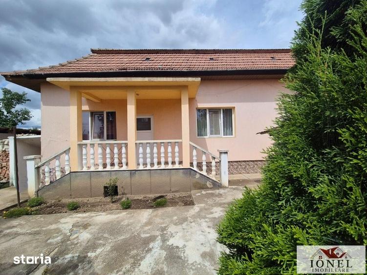 Casă cu 4 camere cu Teren 830 Mp în Central