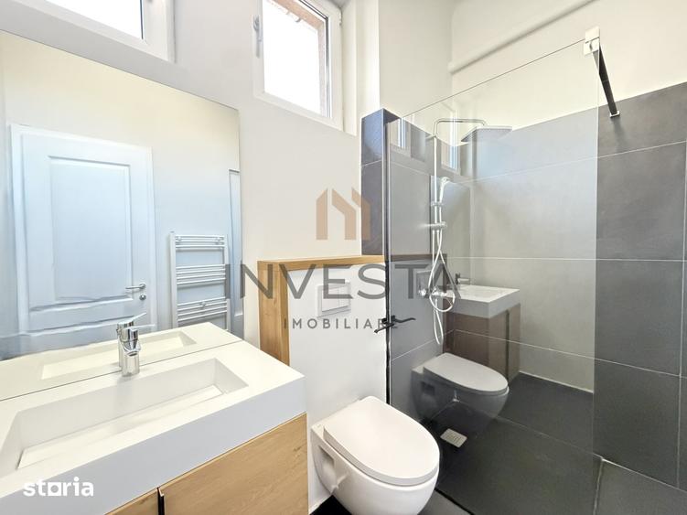Apartament cu 4 camere semidecomandat în Central