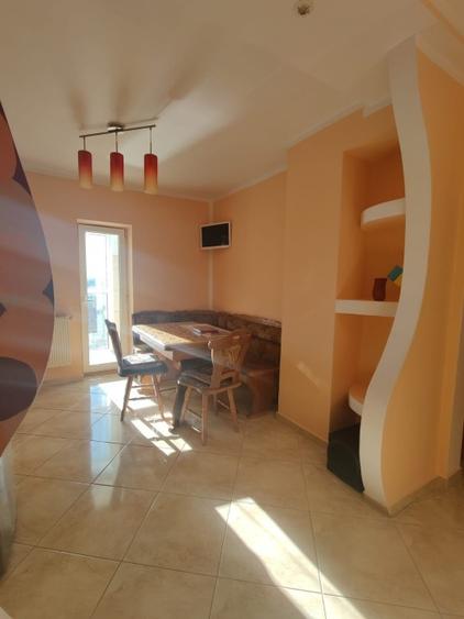 Apartament cu 3 camere decomandat, mobilat în Micro 4