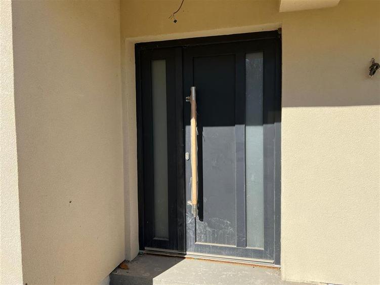 Casă cu 6 camere cu Teren 950 Mp în Central