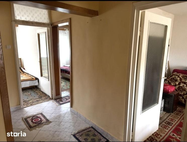 Apartament cu 3 camere decomandat în Micro 17