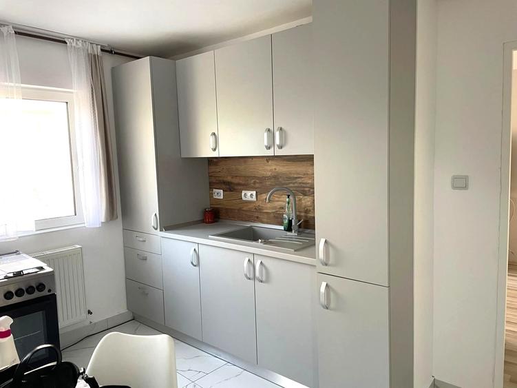 Apartament cu 2 camere decomandat, mobilat în Dumbrava 2