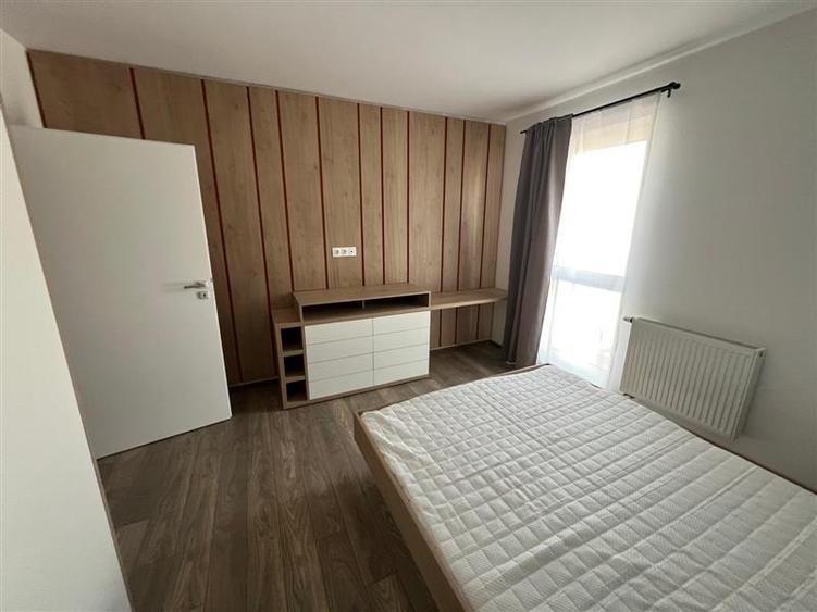 Apartament cu 3 camere decomandat în Libertății