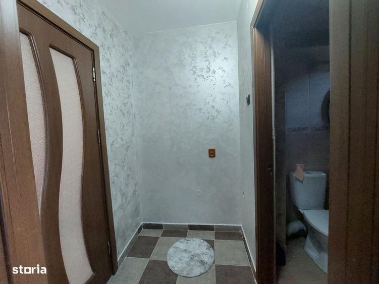 Apartament cu 3 camere semidecomandat, mobilat în Titulescu