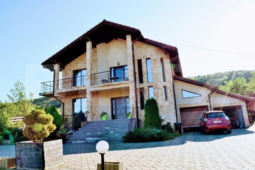Casă individuală cu 5 camere cu Garaj în Nima