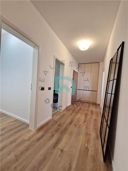 Apartament cu 2 camere decomandat, mobilat în Tractorul