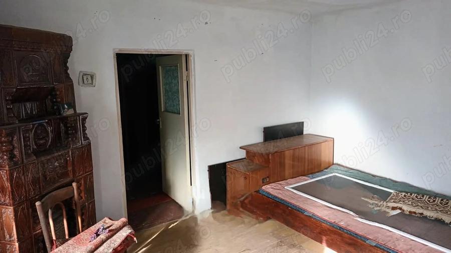 Casă cu 5 camere cu Teren 2000 Mp în Teiș