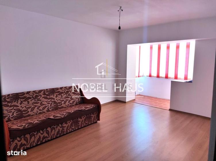 Apartament cu 3 camere decomandat în Sud