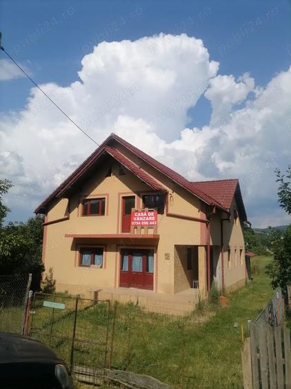 Casă cu 3 camere în Curtea de Argeș