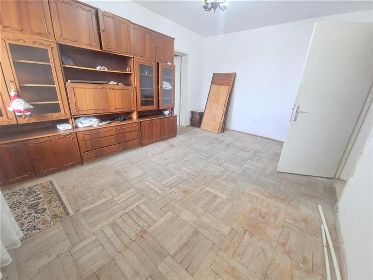 Apartament cu 2 camere semidecomandat în 9 Mai