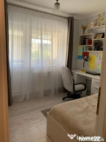 Apartament cu 3 camere decomandat în Traian