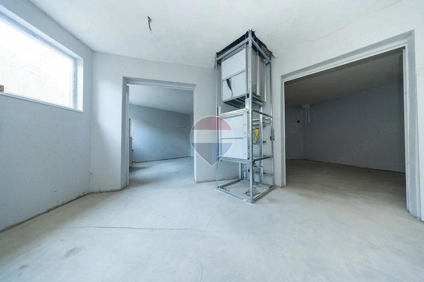 Spațiu comercial, de 2,439.14 mp, în Sud