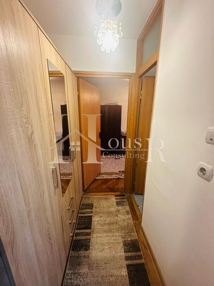 Apartament cu 4 camere decomandat în Girocului