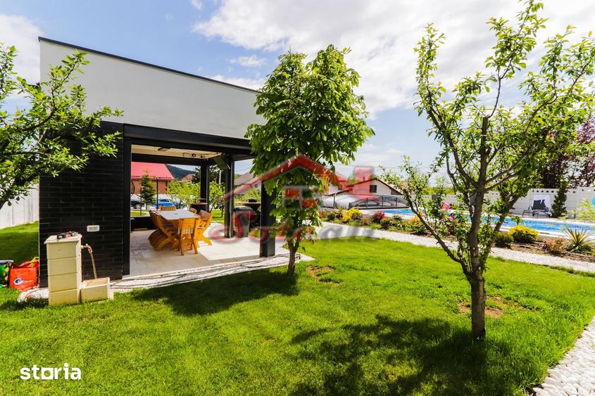 Casă cu 4 camere cu Teren 1227 Mp în Central