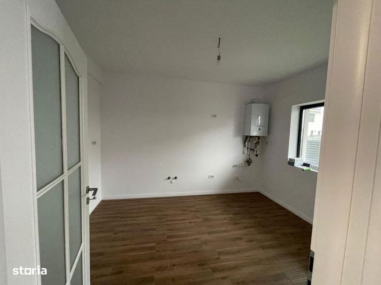 Casă cu 5 camere cu Teren 250 Mp în Central