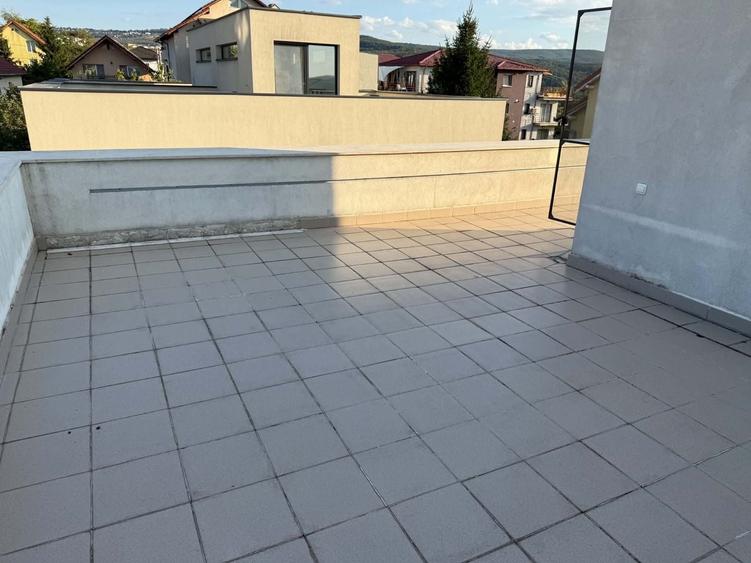 Casă individuală cu 4 camere cu Canalizare în Europa