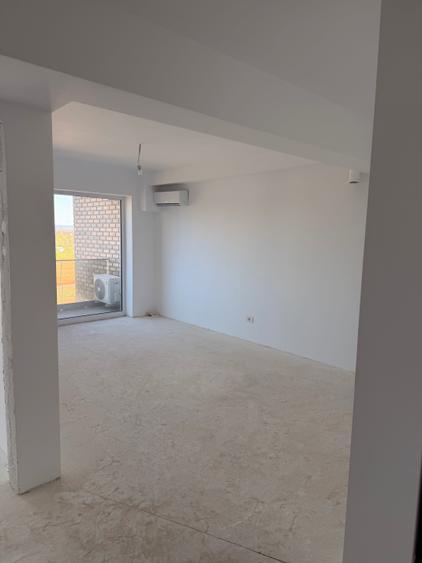 Apartament cu 3 camere decomandat în Nufărul