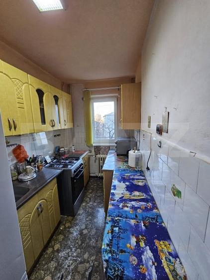 Apartament cu 4 camere decomandat în Central