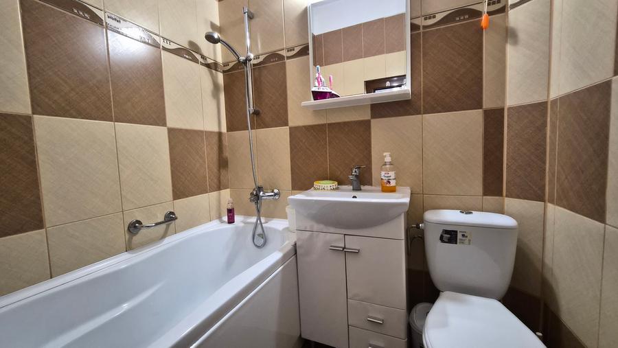 Casă individuală cu 4 camere cu Canalizare în Faleza Nord