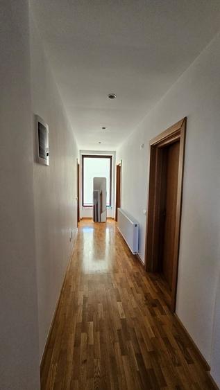 Duplex cu 15 camere cu Piscina în Brănești