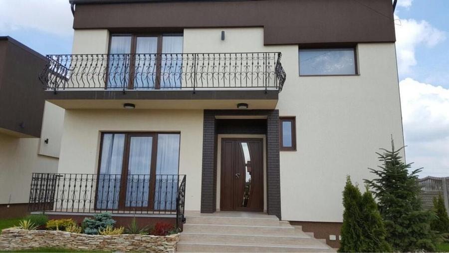Casă cu 4 camere cu Teren 800 Mp în Central