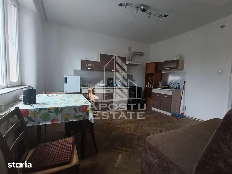 Casă cu 9 camere cu Teren 534 Mp în Șagului
