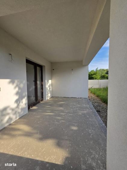 Casă cu 2 camere cu Teren 450 Mp în Micești