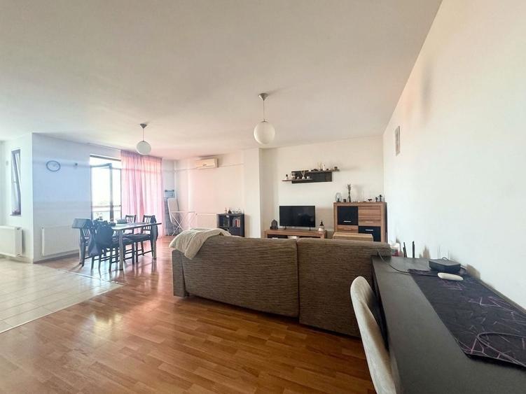 Apartament cu 2 camere semidecomandat, mobilat în Soarelui