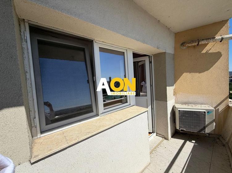 Apartament cu 4 camere decomandat, mobilat în Cetate