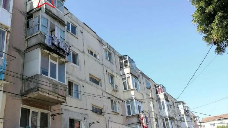 Apartament cu 3 camere decomandat în Tineretului