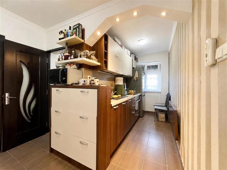 Apartament cu 2 camere semidecomandat în Rogerius