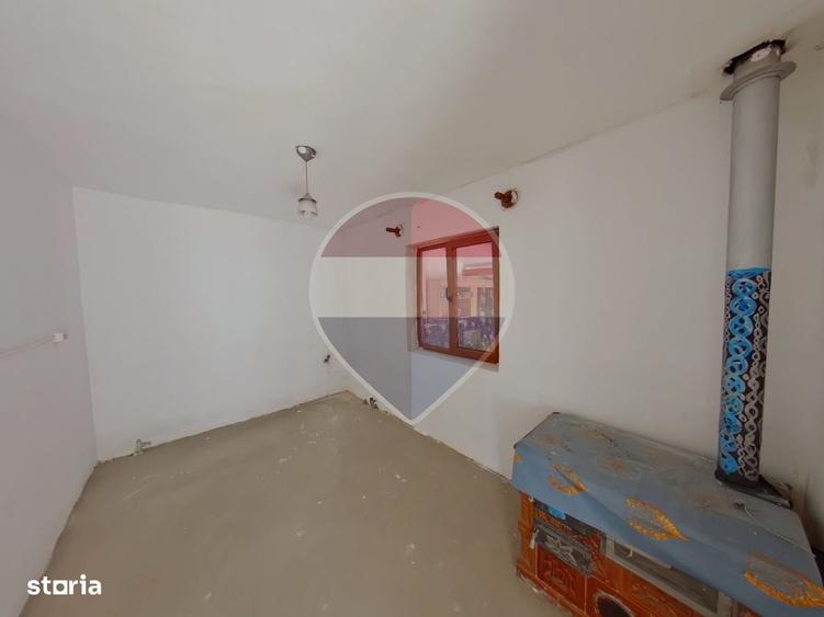 Casă cu 4 camere în Bârsana