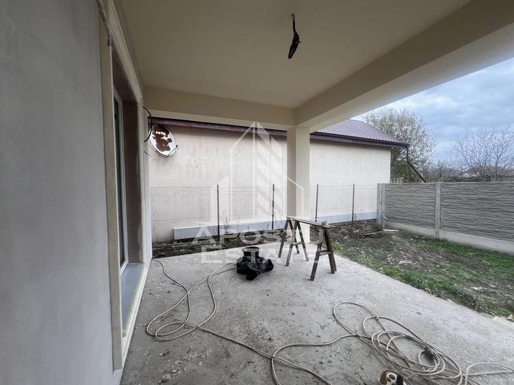 Duplex cu 4 camere cu Canalizare în Covaci