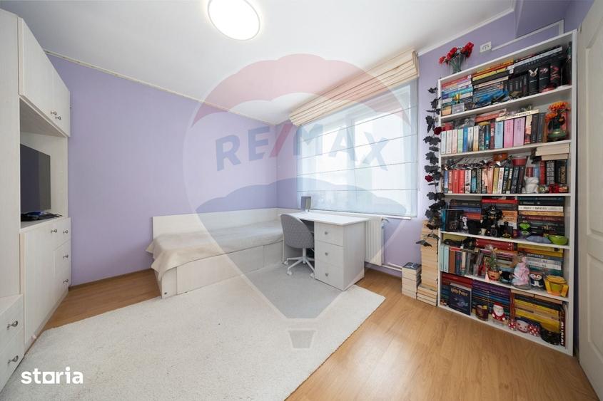 Apartament cu 3 camere în Tractorul