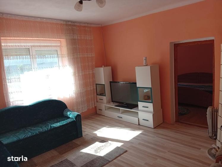 Casă cu 4 camere cu Teren 2877 Mp în Brazii
