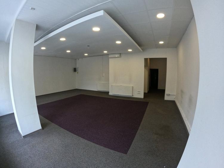 Spațiu comercial, de 90 mp, în Central