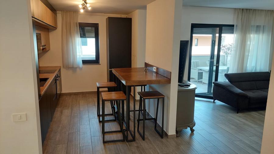 Apartament cu 3 camere, mobilat în Dumbrăvița
