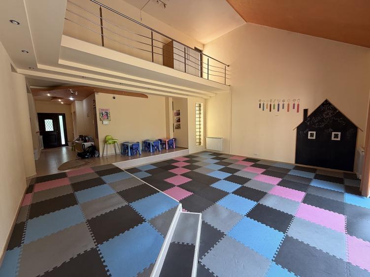 Casă individuală cu 6 camere cu Canalizare în Telegrafului