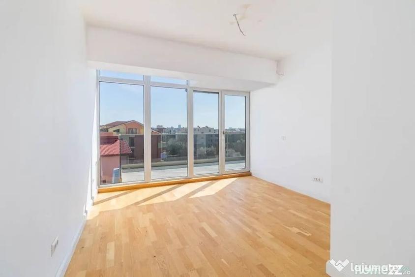 Apartament cu 4 camere decomandat în Sisești