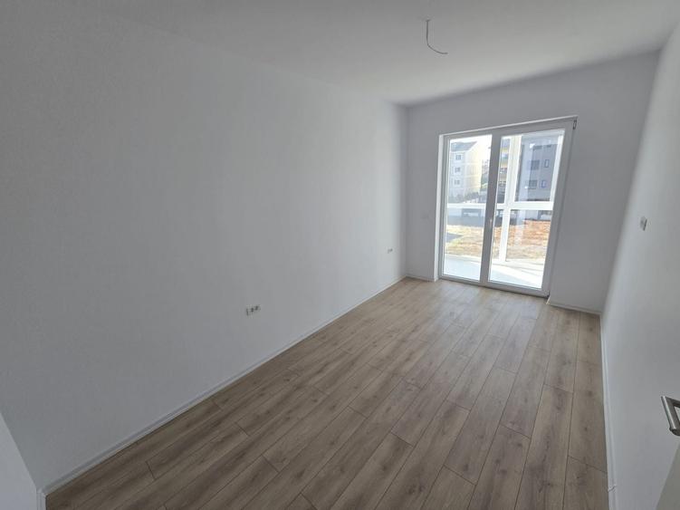 Apartament cu 2 camere decomandat în Giroc