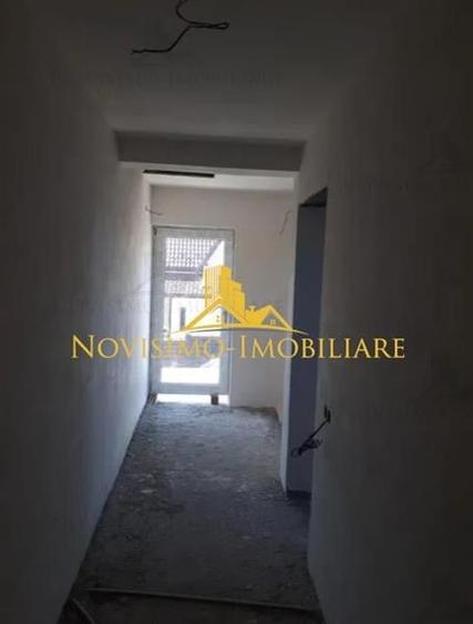 Casă individuală cu 4 camere cu Garaj în Păulești