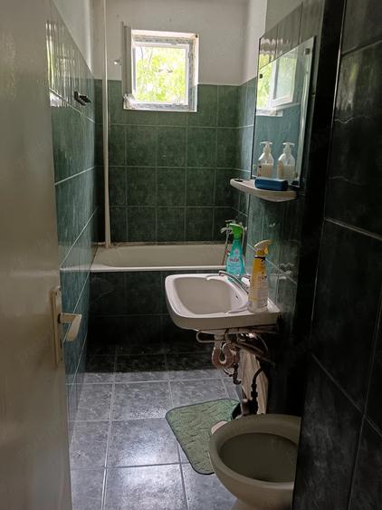Apartament cu 3 camere nedecomandat în Sântandrei