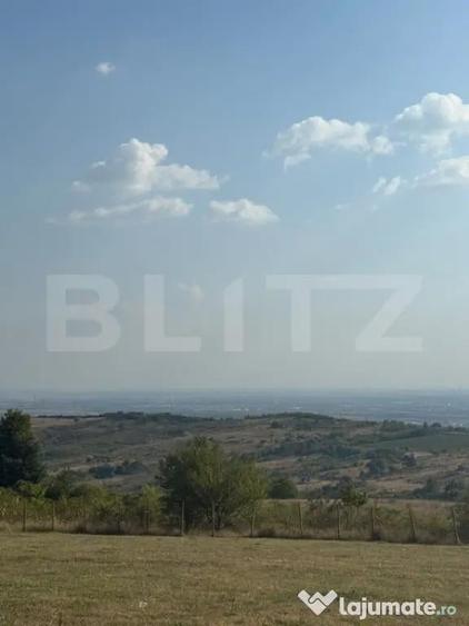 Casă cu 2 camere cu Teren 1700 Mp în Seciu